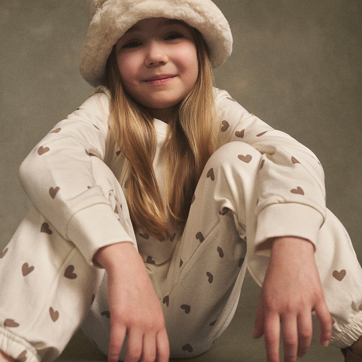 Lilibel-collegepaita, luonnonvalkoinen