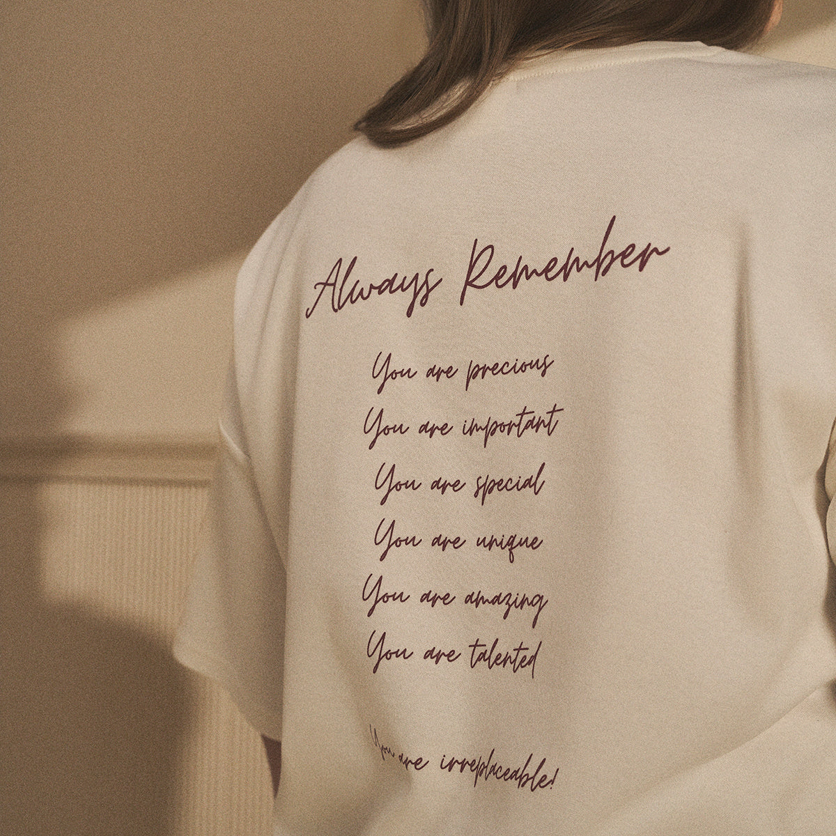 Serena-t-paita, Arvokas, luonnonvalkoinen