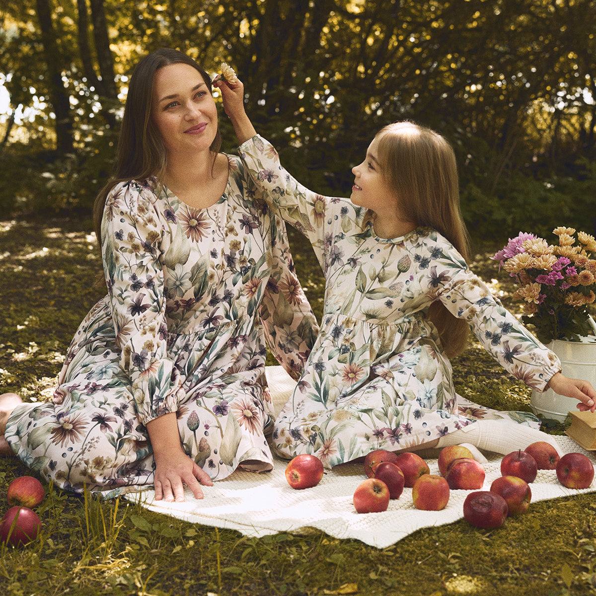 Iiris-mekko Kissanminttu, vaaleanpunainen