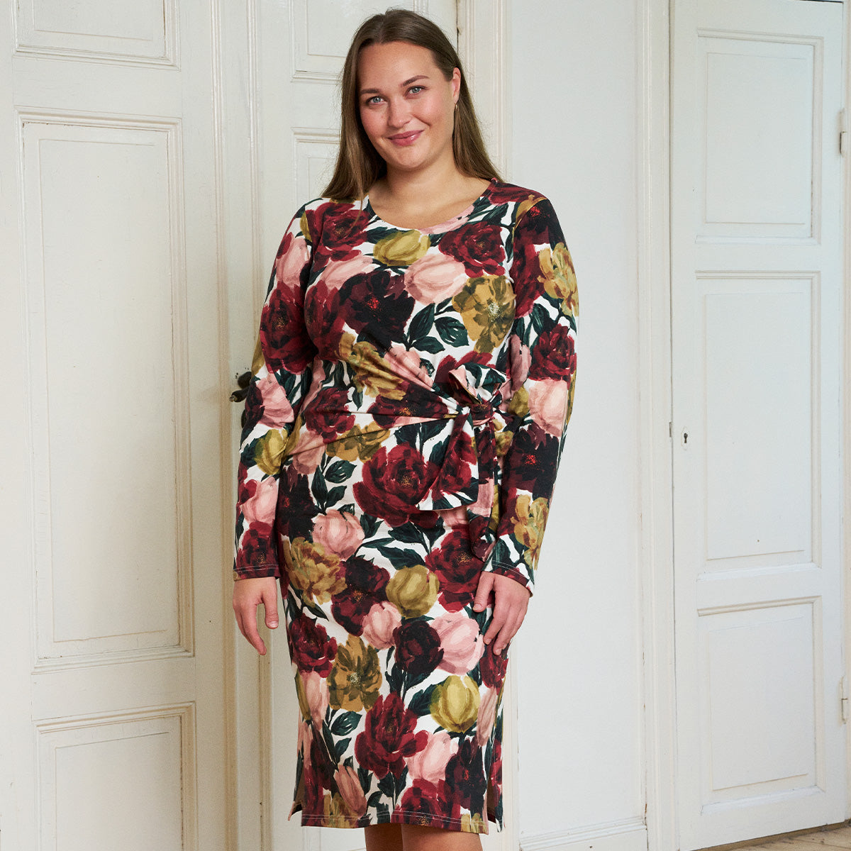 Katarina-mekko, Bloomy, tummanpunainen