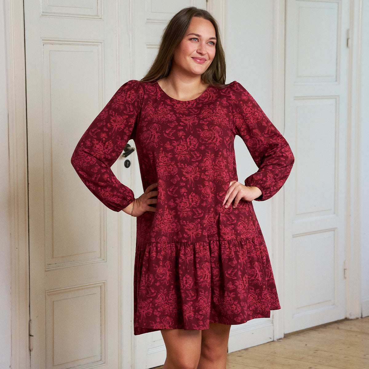 Laura-mekko, Rosaline, tummanpunainen